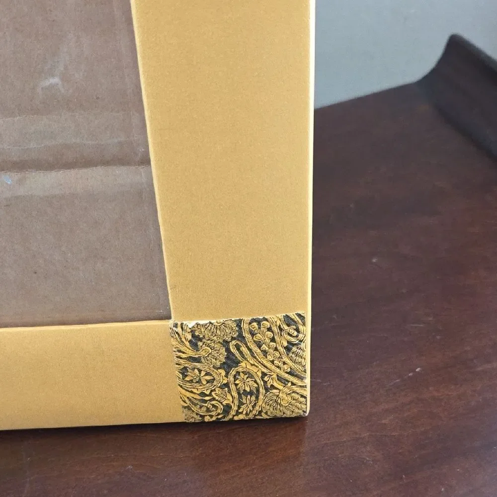 Elegant Gold Picture Frame
